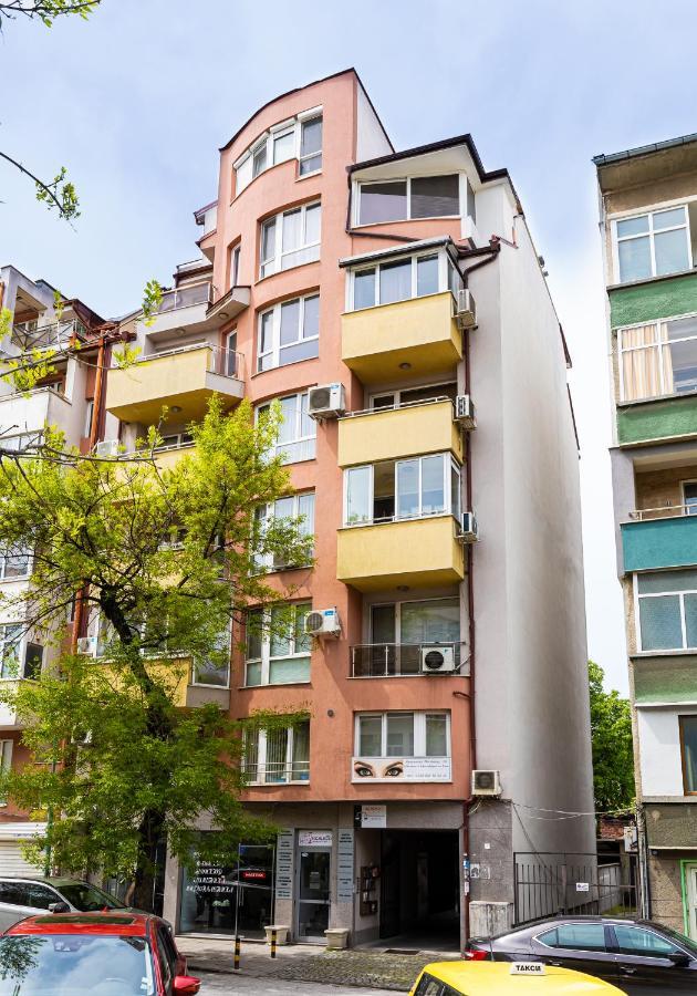 Beige And Purple - Two 1-Bdr Apartments In Plovdiv Exterior photo